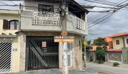 Sobrado de Esquina com 3 Andares – Edícula, Salão de Festas e 4 Vagas!