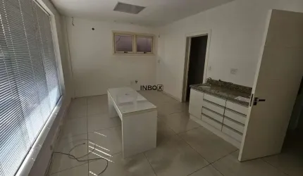 SALA COMERCIAL DE ANDAR COM 42,64M² PRIVATIVOS NO BAIRRO CENTRO NA CIDADE DE BENTO GONÇALVES