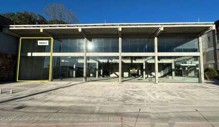 INBOX CIA IMOBILIARIA ALUGA - Sala comercial nova no Bairro Licorsul.