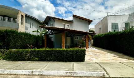 Casa Duplex no Condomínio Padre Monte.