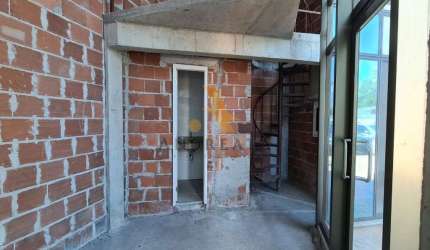 Ponto comercial com 2 salas para alugar na Avenida das Américas, 7935, Barra da Tijuca, Rio de Janeiro por R$ 3.600