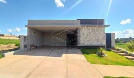 LINDA CASA COM 03 SUÍTES NO VILA DE LEON