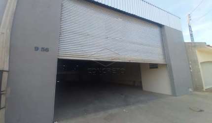 Excelente galpão com cerca de 230m², porta elétrica em ótima localização!!!