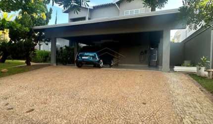 Casa ampla no residencial LAGO SUL!