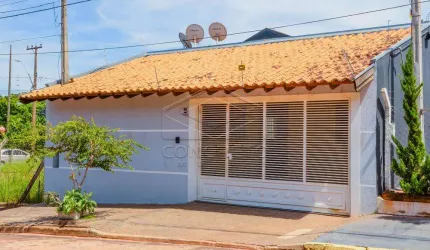 LINDA CASA COM PISCINA NO PQ. VISTA ALEGRE