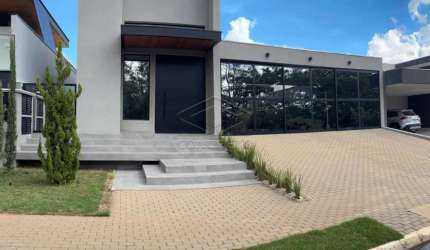 Luxuosa Casa à Venda na Vila Santos Dumont - Conforto e Elegância em Bauru