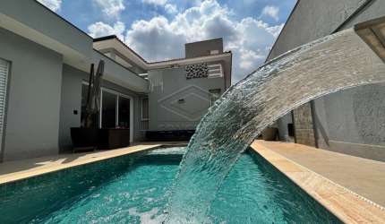 Sustentabilidade e Lazer: Casa com Piscina Aquecida e Energia Solar no Condomínio Lago Sul
