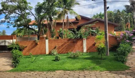 Excelente Residência no Jardim Shangrila Residencial