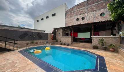 Residência ampla com piscina próximo ao sambodromo de Bauru