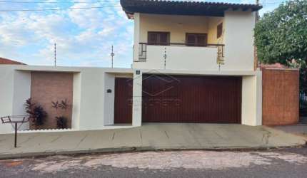 EXCELENTE SOBRADO NA VILA PACÍFICO