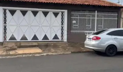 Linda Casa à Venda no Núcleo Nobuji Nagasawa