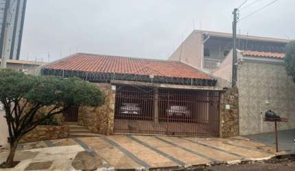 ÓTIMA RESIDÊNCIA COM PISCINA - JD. EUROPA