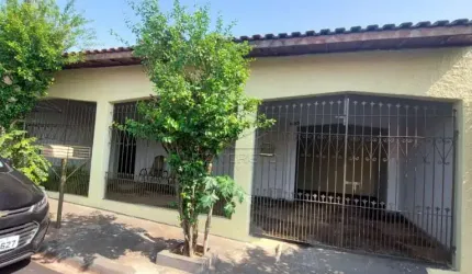 Casa à venda - Mary Dota - Com Edícula.