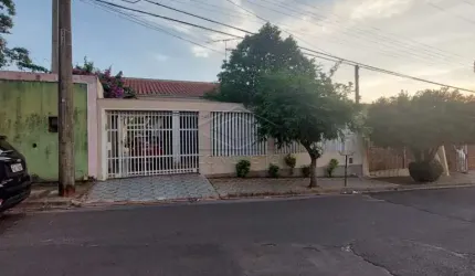 Excelente residência com 03 dormitórios - Jardim Alvorada