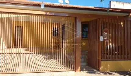 Casa com 03 dormitórios - Vila Pacífico