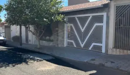 Excelente residência com 03 dormitórios - Vila Souto