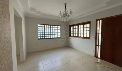 Linda casa com 03 dormitórios - Bela Vista