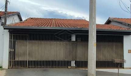 Residência com 03 dormitórios - Jardim Ferraz