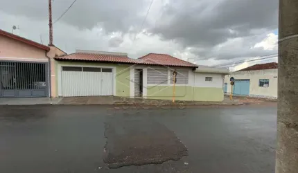 Residência com 03 dormitórios no Bela Vista