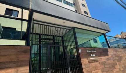 APARTAMENTO COMPLETO EM ARMÁRIOS - BARCELONA