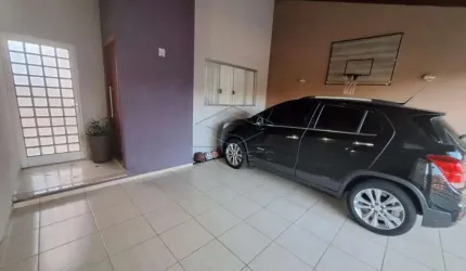 CASA COM SUÍTE E ÁREA DE LAZER - JD OLÍMPICO