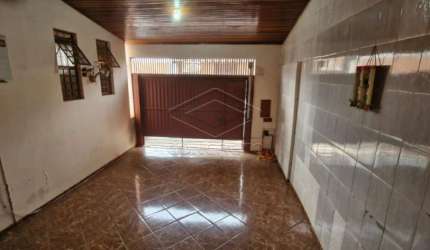 Casa com 03 dormitórios - Próxima ao Confiança Rodoviária