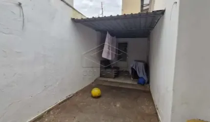 Casa comercial com 04 dormitórios - Centro