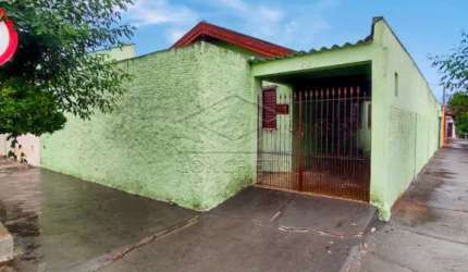 RESIDÊNCIA COM 03 DORMITÓRIOS PRÓXIMO AO CAIC