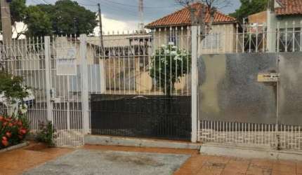 Casa com 03 dormitórios - Bela Vista