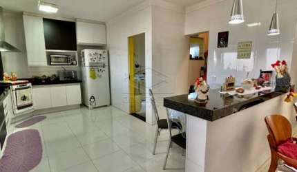 Encantadora Residência de 450m² no Prestigiado Condomínio Vale Florido I