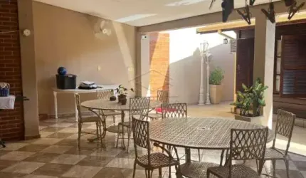 Excelente casa toda em MADEIRA TRATADA!