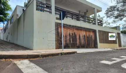 CASA EM AGUDOS PRÓXIMO AO FÓRUM