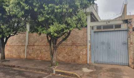 CASA EXCELENTE LOCALIZAÇÃO