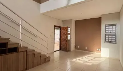 EXCELENTE SOBRADO COM AMPLITUDE E CONFORTO EM LOCALIZAÇÃO PRIVILEGIADA
