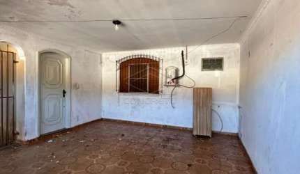 LINDA CASA COM 3 DORMITÓRIOS COM EXCELENTE LOCALIZAÇÃO