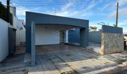 LINDA CASA COM 3 DORMITÓRIOS CENTREVILLE