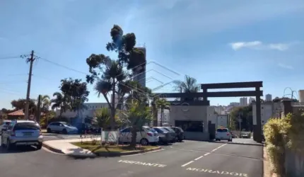 CHARMOSO APARTAMENTO COM 02 DORMITÓRIOS, EM LOCALIZAÇÃO PRIVILEGIADA