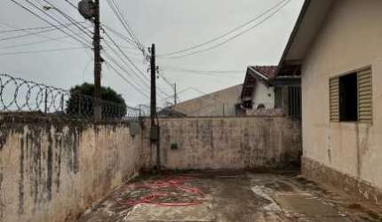 CASA COM 2 DORMITÓRIOS PRÓXIMO AO ATACADÃO. GEISEL, BAURU/SP
