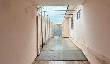 CASA COM 2 DORMITÓRIO E 3 VAGAS DE GARAGEM, BELA VISTA, BAURU/SP