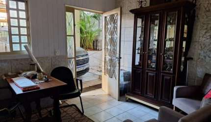 VENDE-SE IMÓVEL ÚNICO - ANTIGO SEMINÁRIO NO JARDIM REFLORENDA