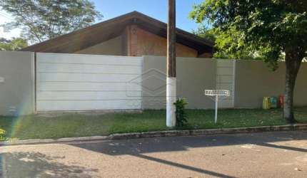 Ótima Residência em Condomínio