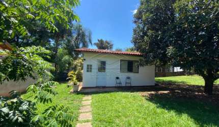 CASA EM CONDOMÍNIO COMPLETO EM ARMÁRIOS