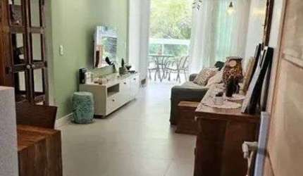 Apartamento Reformado com Fino Acabamento — 122m² | Frente