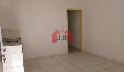 Casa com 2 quartos para alugar no Jardim Itapeva, Mauá  por R$ 900