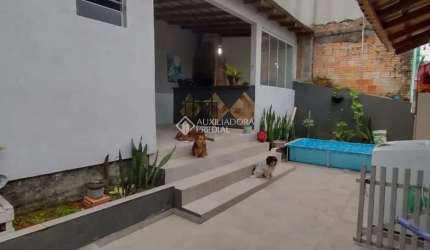 Casa com 3 quartos à venda na Rua Faial, 300, São Sebastião, Palhoça, 82 m2 por R$ 390.000
