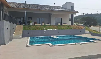 Casa em Condomínio no Parque Vale dos Lagos em Jacareí