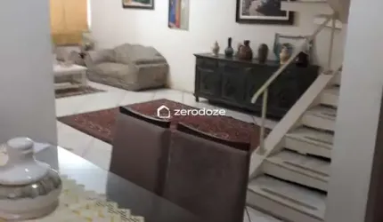 Sobrado no Centro em São José dos Campos