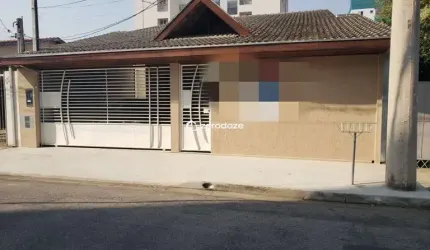 Casa térrea no Jardim Paraíso em São José dos Campos