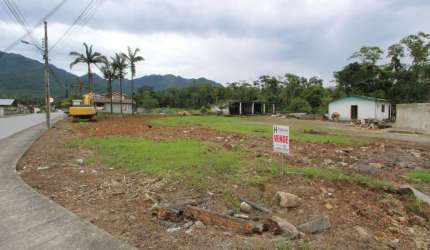 Casa com suíte e 3 banheiros na Vila da Glória/SFS