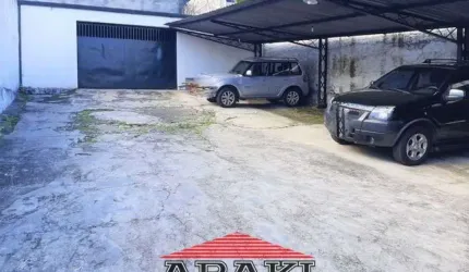 PRÉDIO COMERCIAL COM LOJA, DEPÓSITO E RESIDÊNCIA.